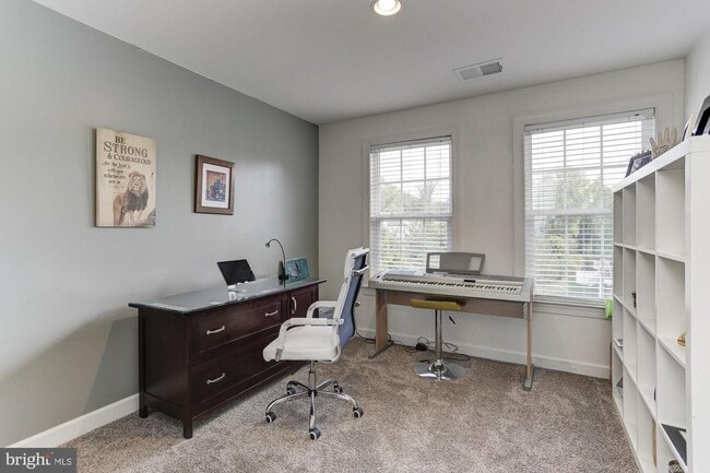 Building Photo - 1715 Chiswick Ct