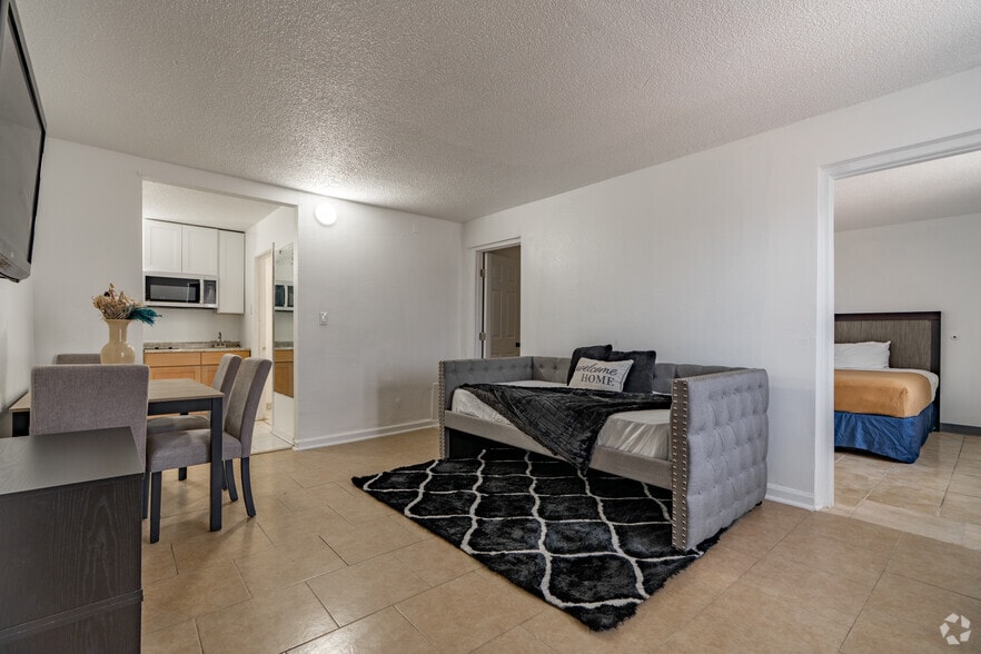 Primary Photo - Elite Living Residence