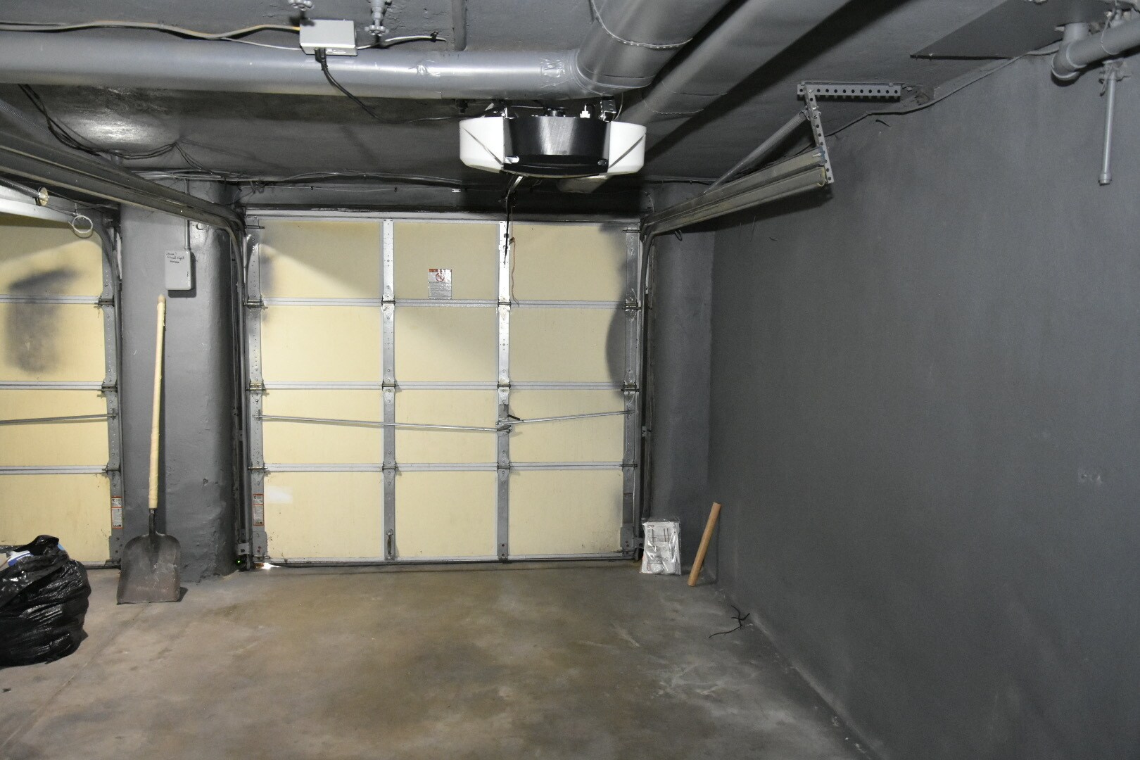 Building Photo - 3300 W Queen Ln