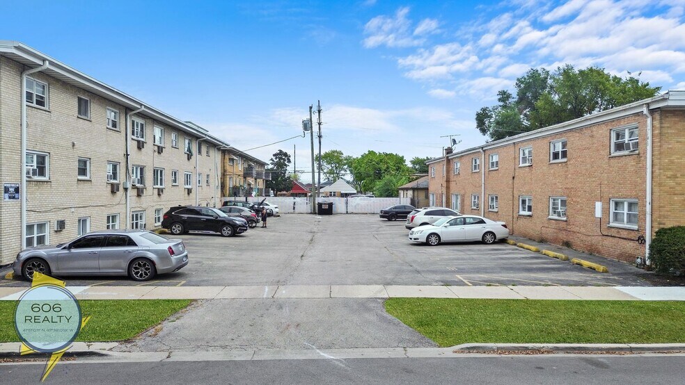 Building Photo - 1213 34th Ave