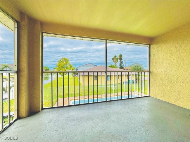 Building Photo - 706 SE 13th Ct