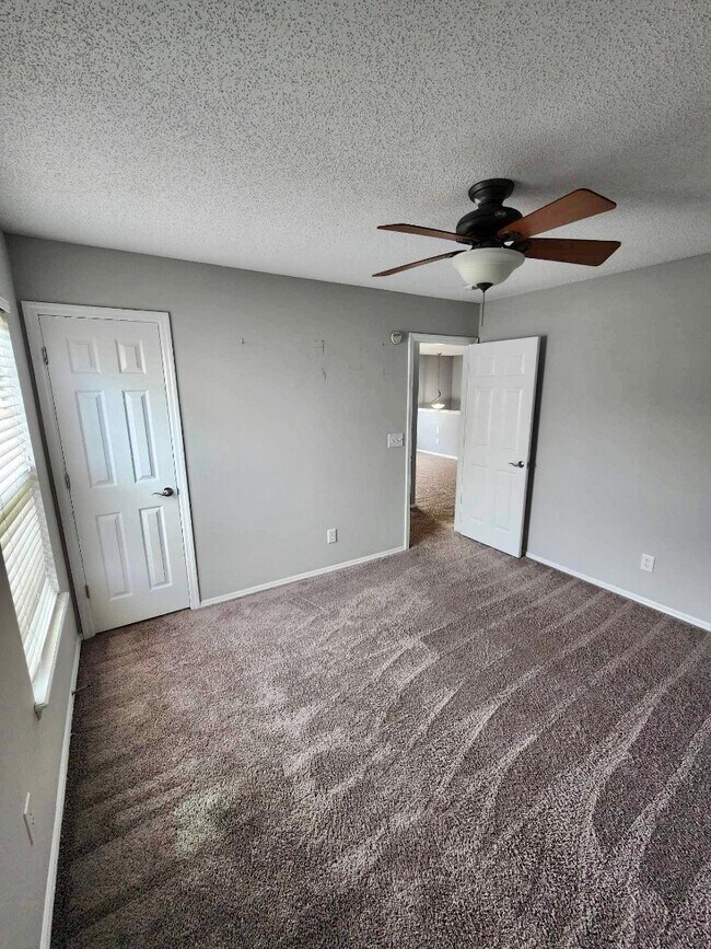 Building Photo - 608 Twisted Willow Ct