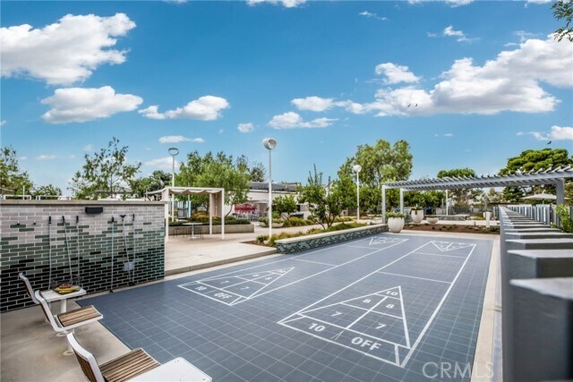 Building Photo - 783 Benchmark