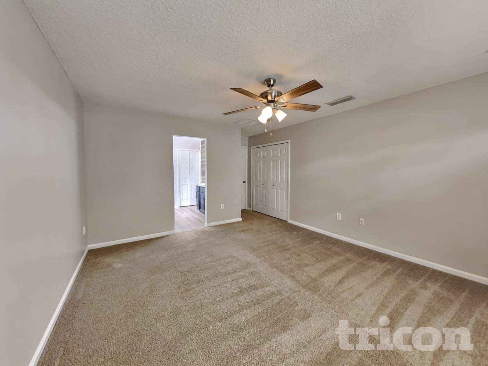 Building Photo - 2450 Creekfront Dr