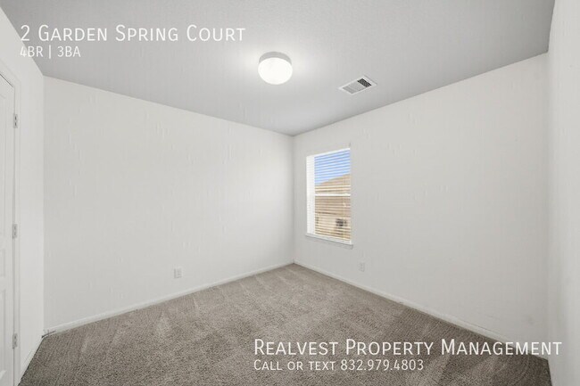 Building Photo - 2 Garden Spring Ct