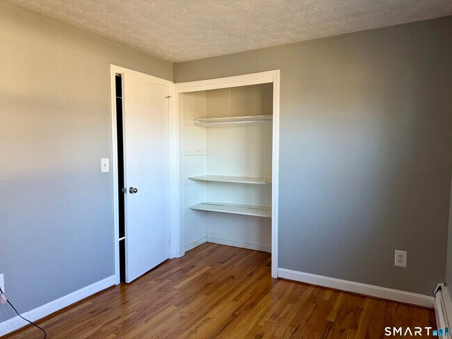 Building Photo - 44 Crabapple Rd