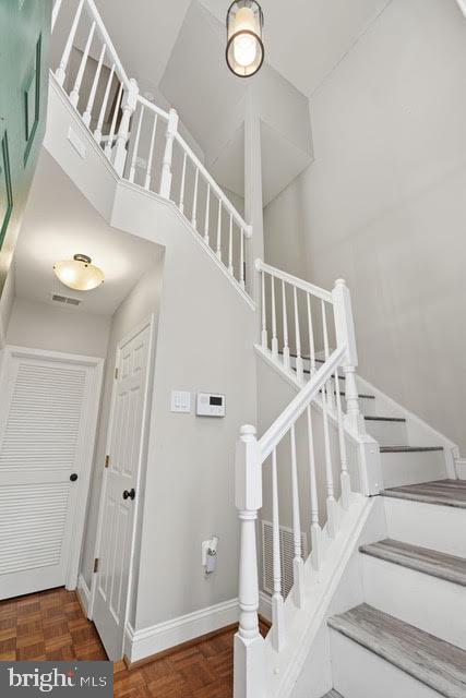 Building Photo - 44142 Shady Glen Terrace