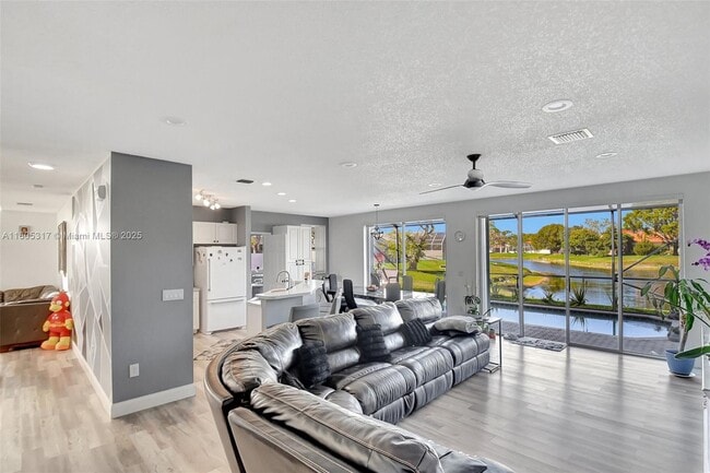 Building Photo - 7647 Rockport Cir
