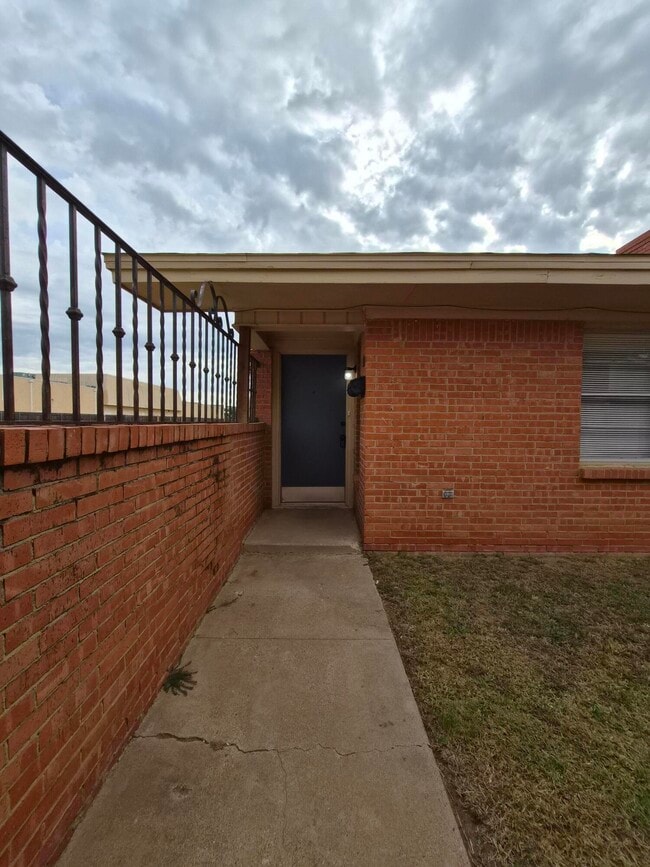 Building Photo - 3813 51st St