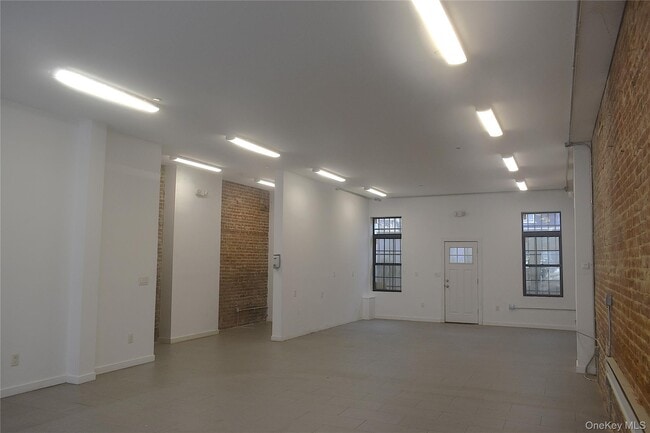 Building Photo - 3043 Fulton St