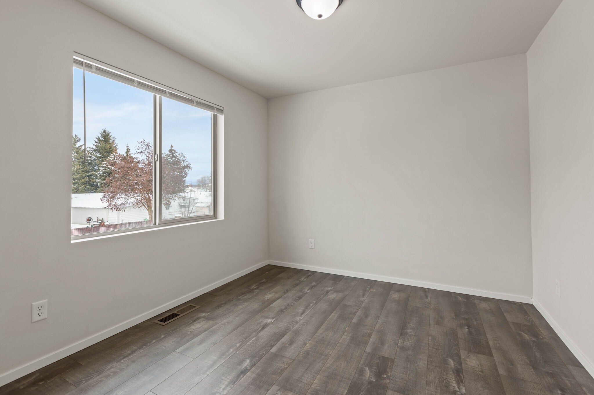 Building Photo - 304 S Skipworth Rd