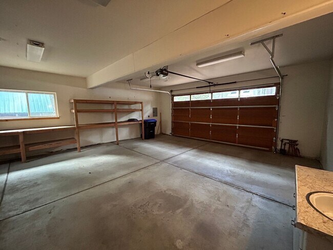 Building Photo - 1513 Crystal Air Dr