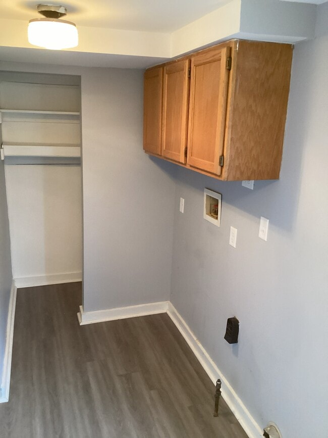 Building Photo - 1230 Chestnut St