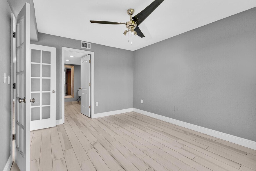 Building Photo - 2851 N Oakland Forest Dr