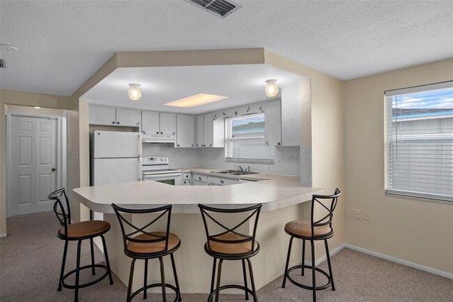 Building Photo - 7403 Populus Dr