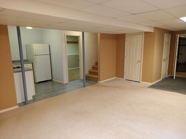 Building Photo - Gorgeous home in Weaverville available now!