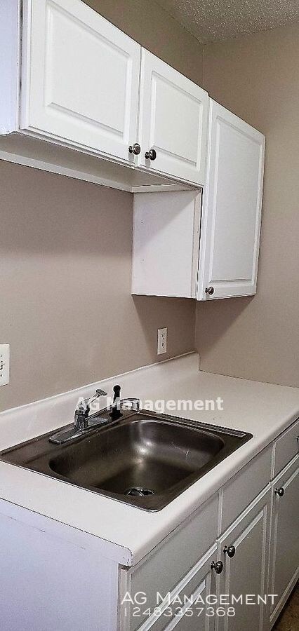 Building Photo - 24 Lincoln St