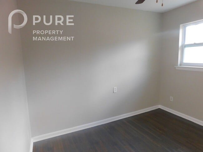 Building Photo - 2028 Progress St