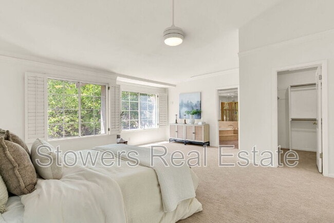 Building Photo - 690 Glasgow Cir