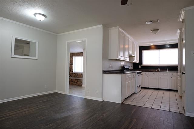 Building Photo - 3401 Princeton Dr