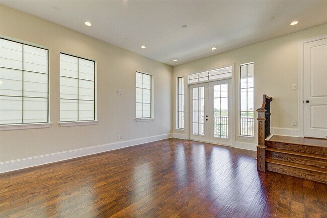 Building Photo - 2769 Freund St