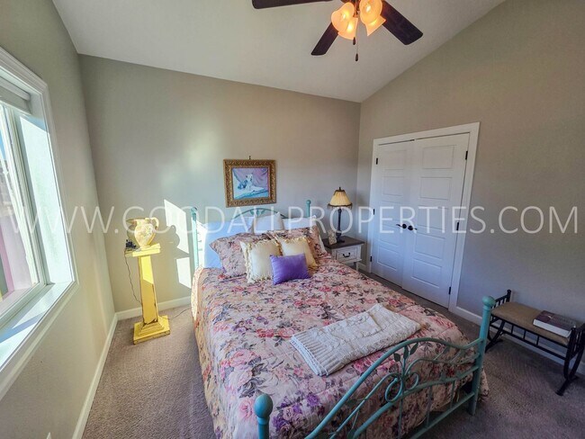 Building Photo - 3 Bed 3 Car Home in Adel with a 3-Car Garage