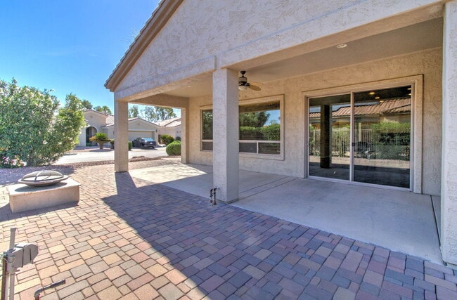 Building Photo - 4120 E Donato Dr