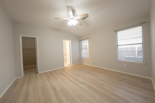 Building Photo - 3803 Top Rock Ln