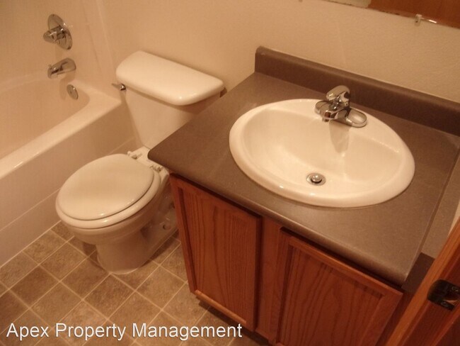 Building Photo - 2 br, 1.5 bath Apartment - 250 32ND STREET