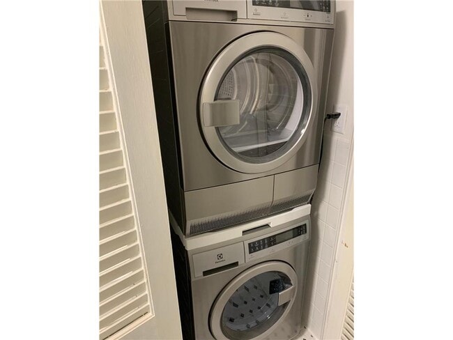 Building Photo - 4005 W 44th St