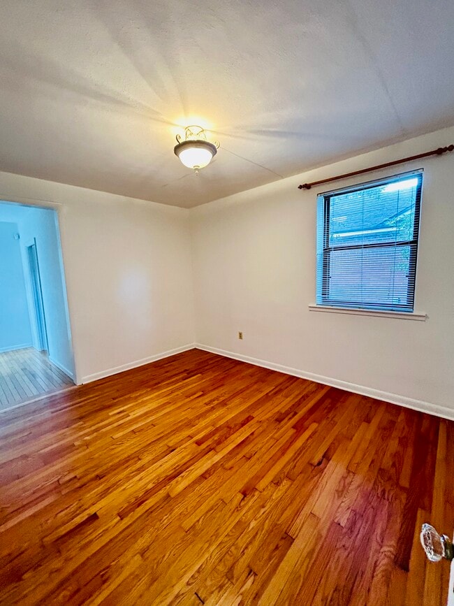 Building Photo - 1258 Monterey St