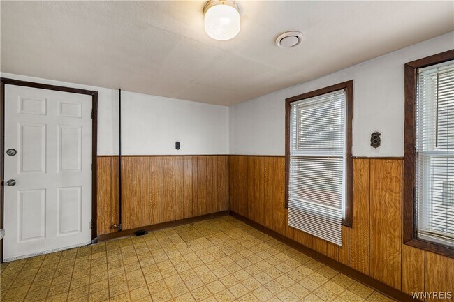 Building Photo - 129 Woodell Ave