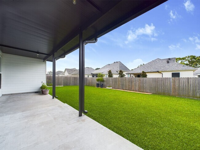 Building Photo - Luxurious 4 bedroom home available JANUARY 19th in Lafayette!