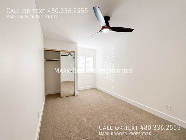 Building Photo - 228 W Royal Palm Rd