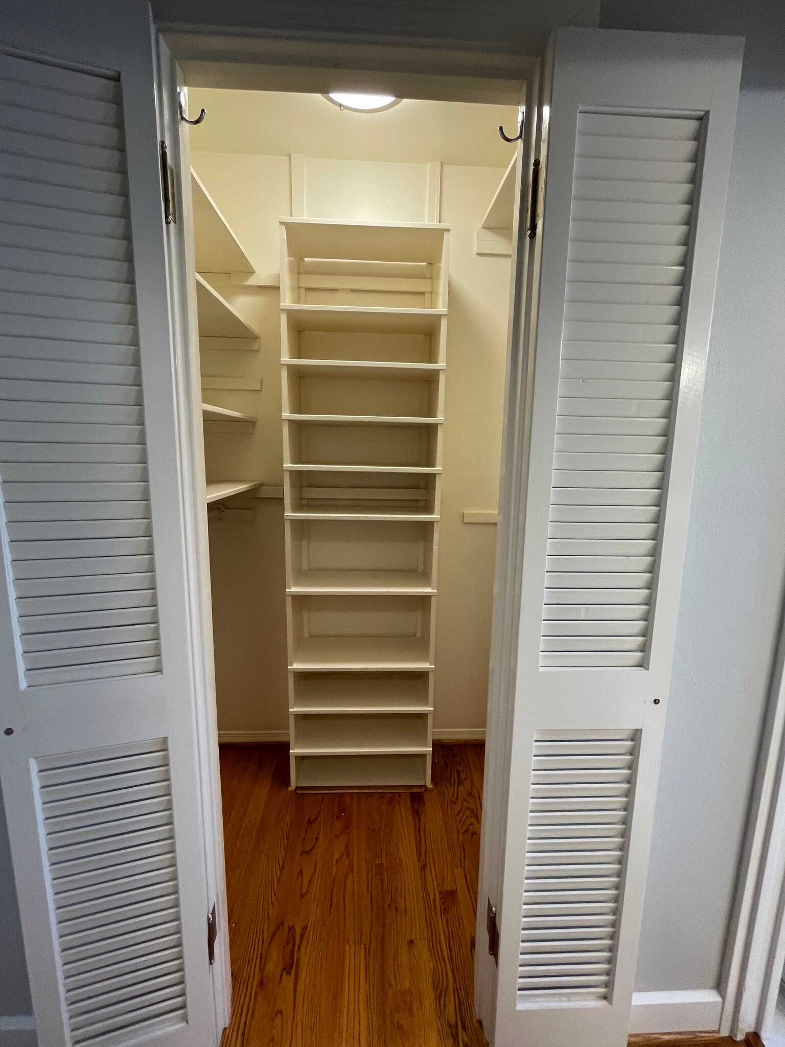 Primary br closets - 1500 Preston Ave