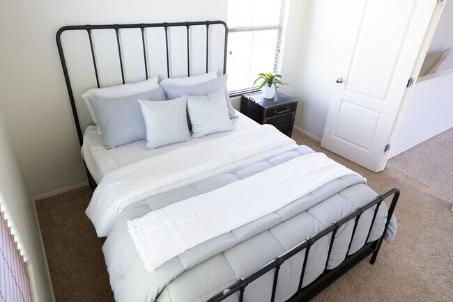 Building Photo - 3279 E Milky Way