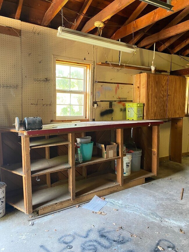 Building Photo - Remodeled 3 Bedroom Bungalow in OKC's Plaz...
