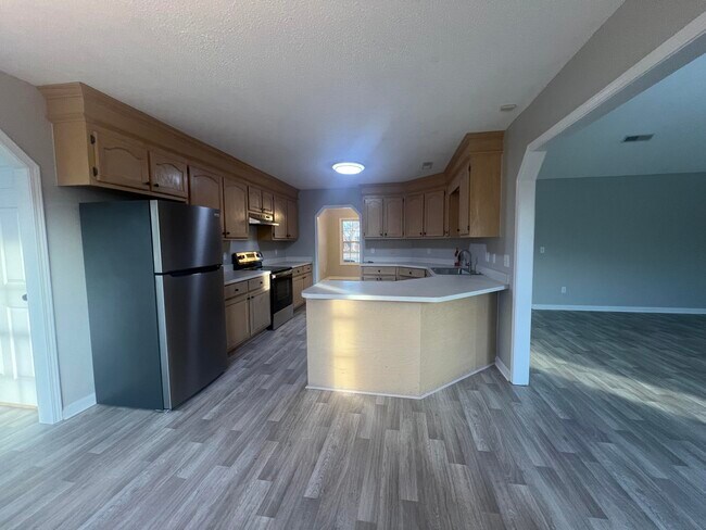 Building Photo - 1240 Inabinet Dr