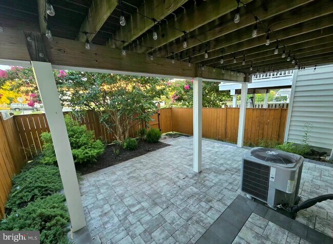 Building Photo - 16667 Danridge Manor Dr