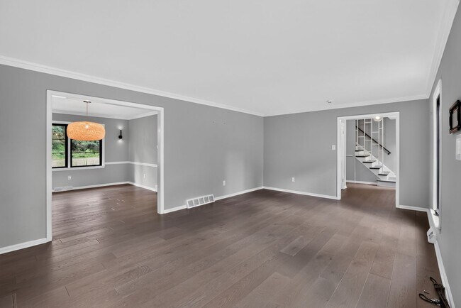 Building Photo - 6 Mill Race Pl