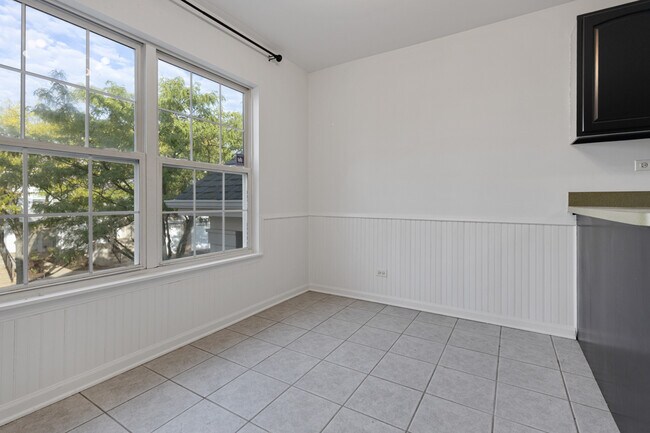 Building Photo - 2290 Scott Ln