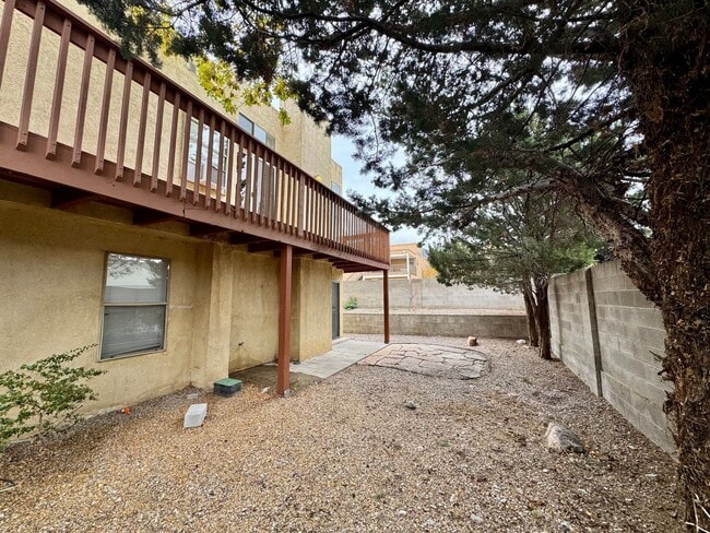 Building Photo - Foothills Hideaway