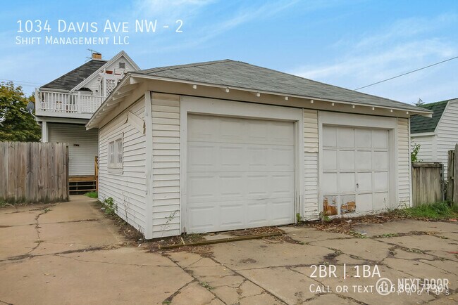 Building Photo - 1034 Davis Ave NW