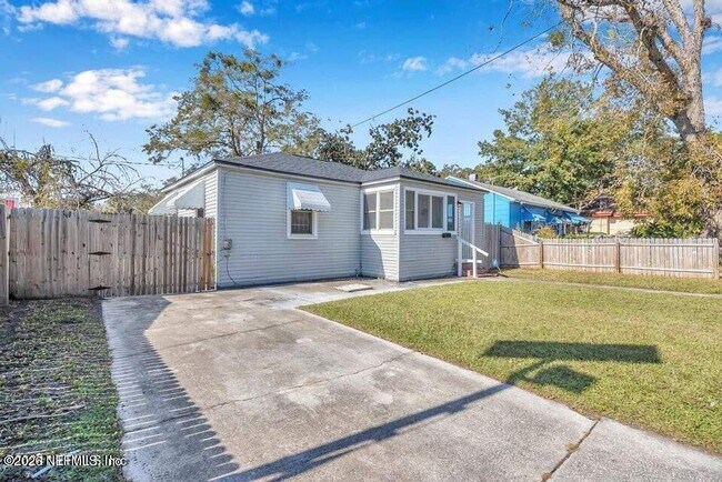 Building Photo - 1804 Cleveland St