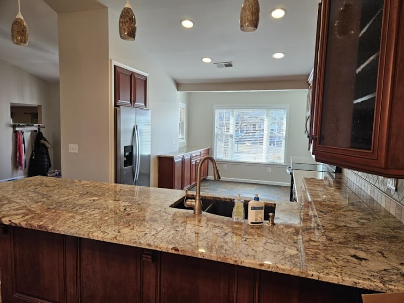 Building Photo - 310 Silver Ridge Dr