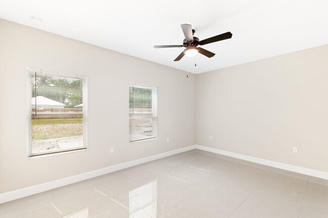 Building Photo - 2770 Schaller Rd
