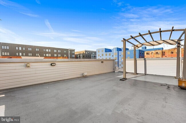 Building Photo - 2013 E York St