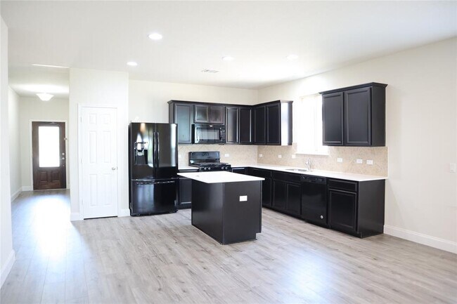 Building Photo - 6912 Longford Trail