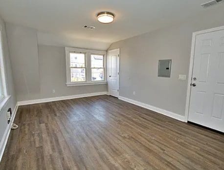 Building Photo - 116 Maple Ave