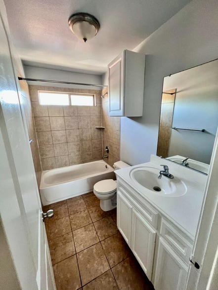 Building Photo - 3803 Hardy St